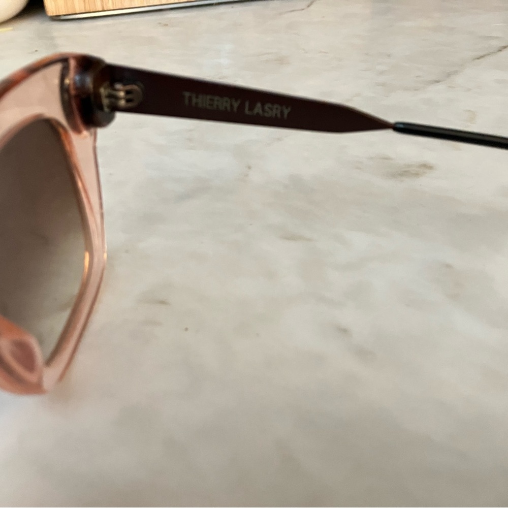 Thierry Lasry Swingy 1654 Sunglasses - Picture 4 of 7